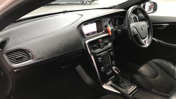 2018 Volvo V40