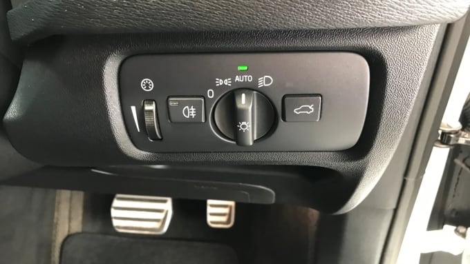 2018 Volvo V40