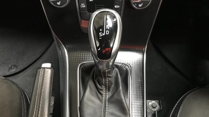 2018 Volvo V40