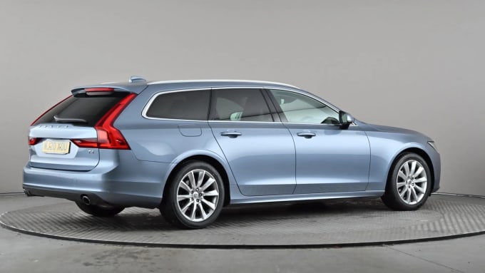 2020 Volvo V90