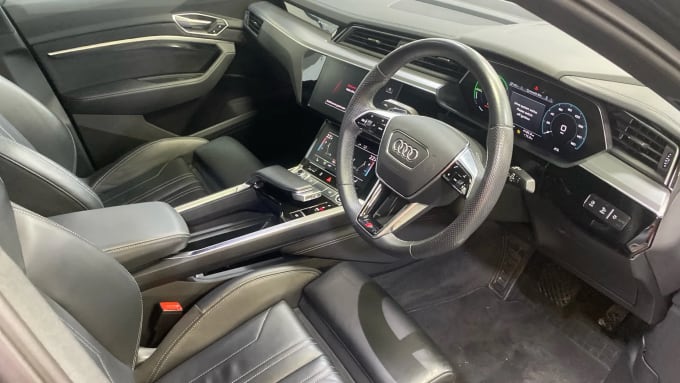 2022 Audi E-tron
