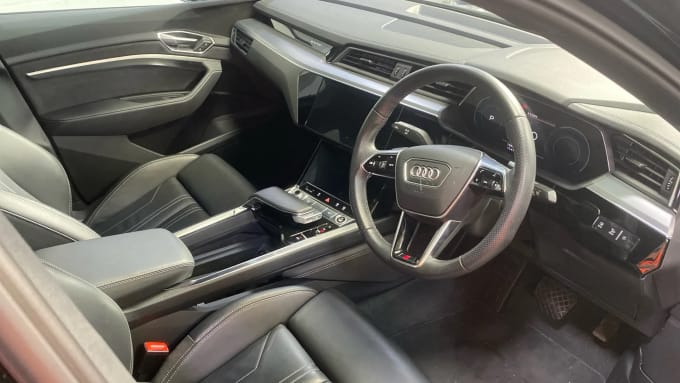 2022 Audi E-tron