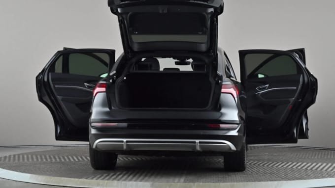 2022 Audi E-tron