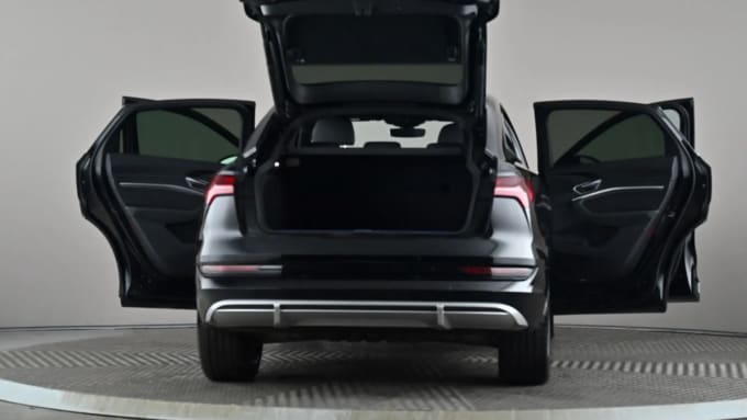 2022 Audi E-tron