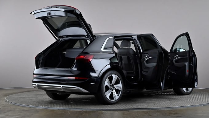 2022 Audi E-tron