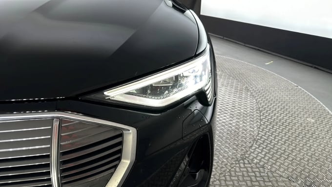 2021 Audi E-tron