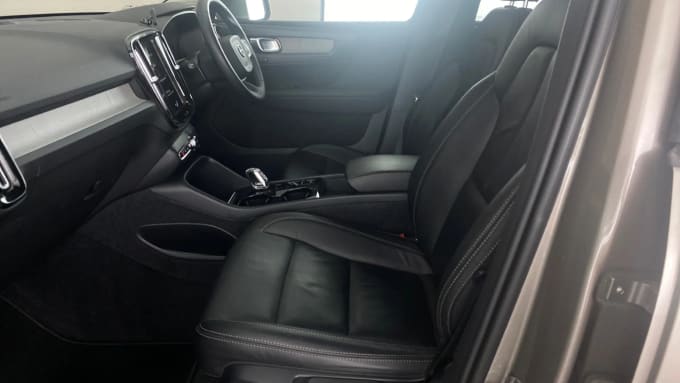 2022 Volvo Xc40