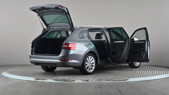 2022 Skoda Superb
