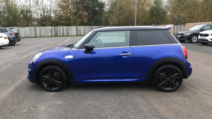 2019 Mini Hatch