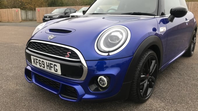 2019 Mini Hatch