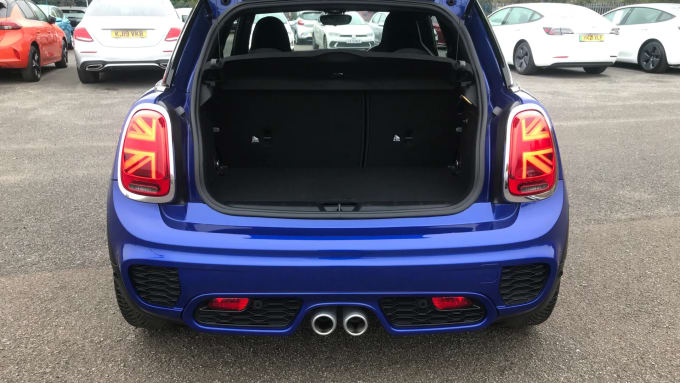 2019 Mini Hatch