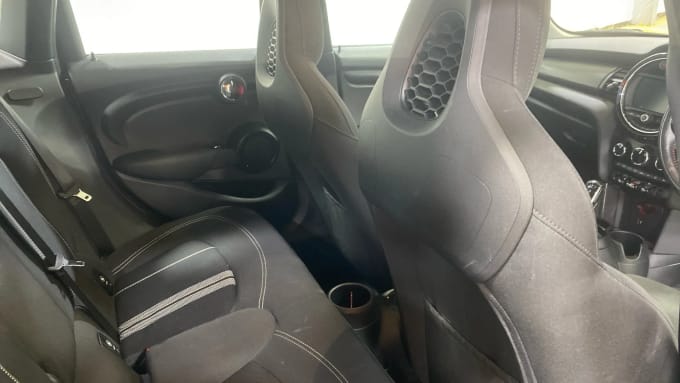 2019 Mini Hatch