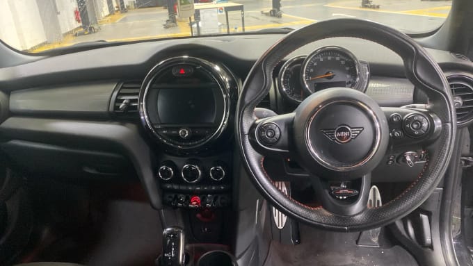 2019 Mini Hatch