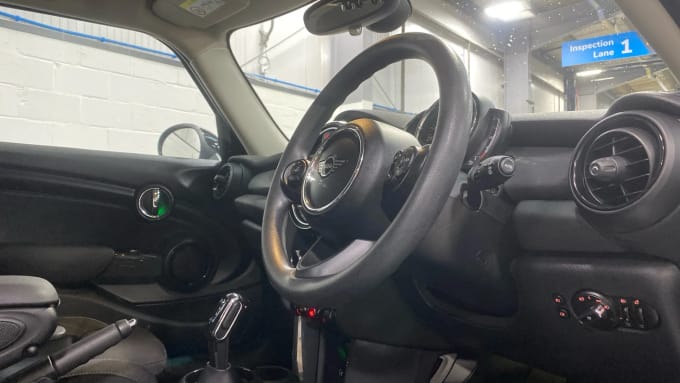 2019 Mini Hatch