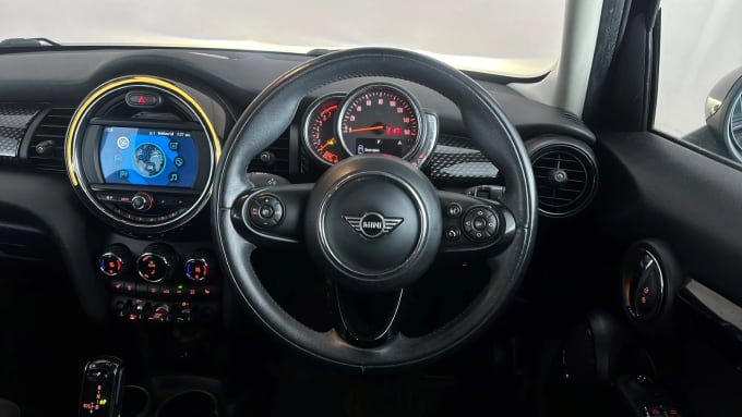 2019 Mini Hatch