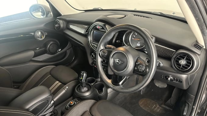 2019 Mini Hatch