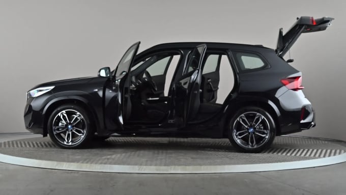 2025 BMW Ix1