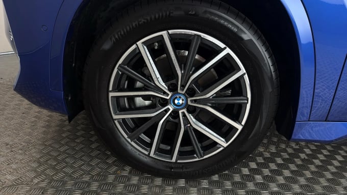 2025 BMW Ix1