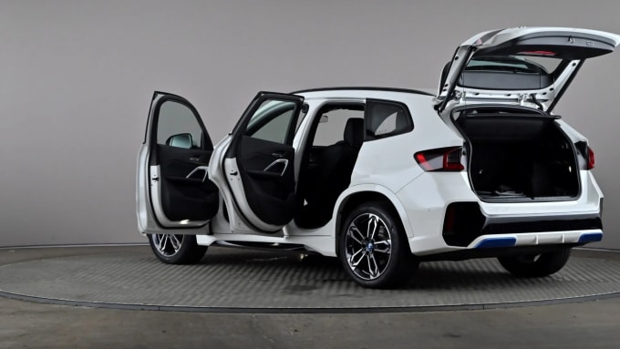 2023 BMW Ix1