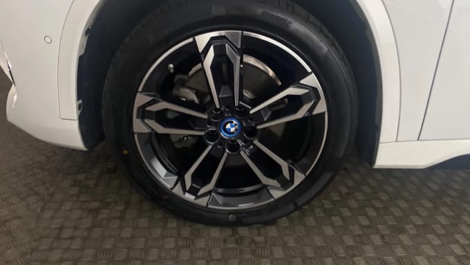 2023 BMW Ix1