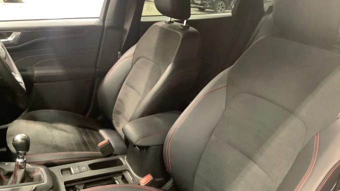 2022 Ford Kuga