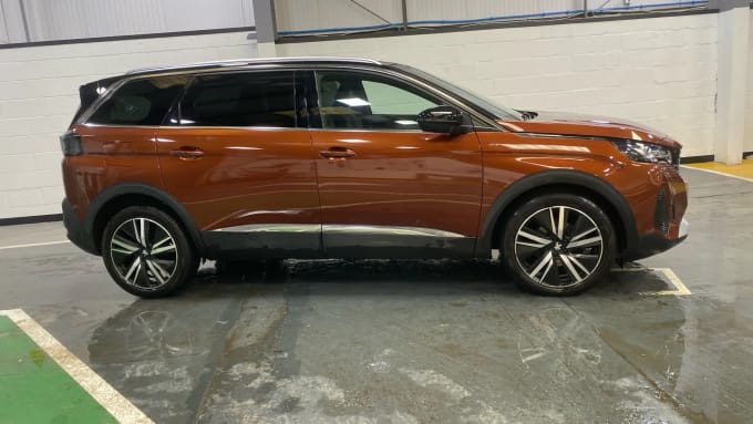 2022 Peugeot 5008