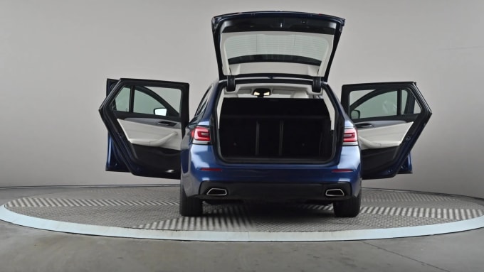 2021 BMW 5 Series Touring