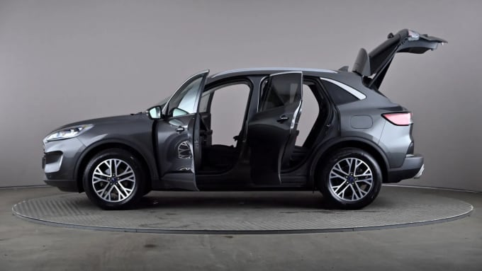 2022 Ford Kuga