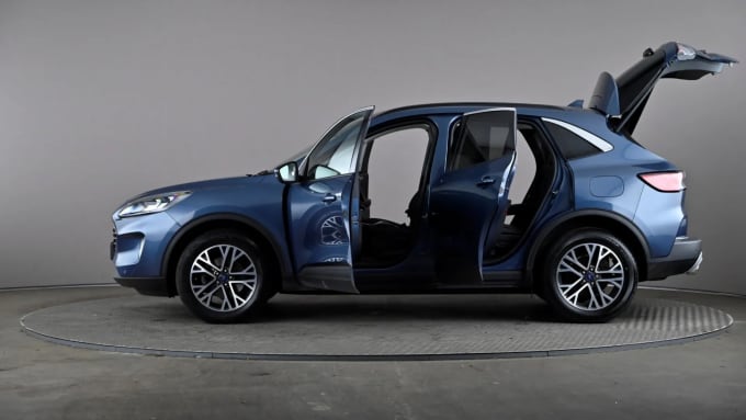 2022 Ford Kuga