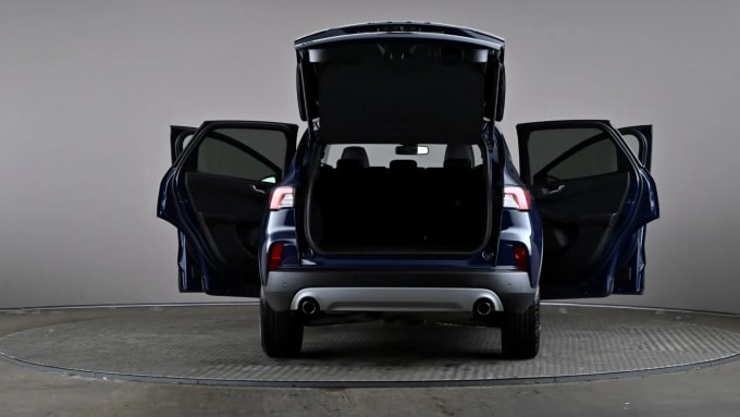 2022 Ford Kuga