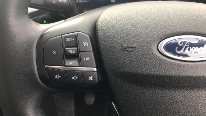 2022 Ford Kuga