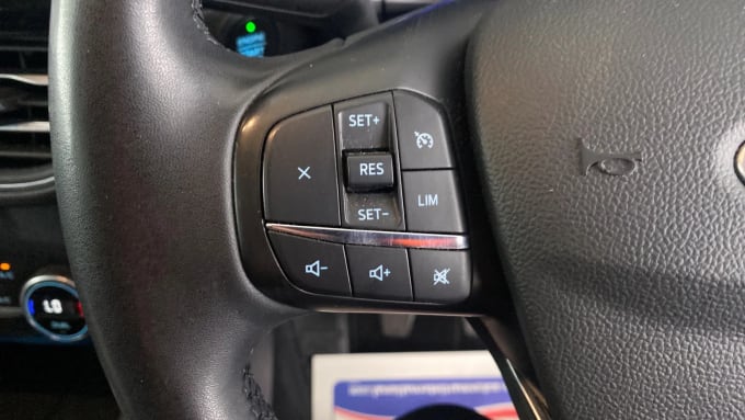 2022 Ford Kuga