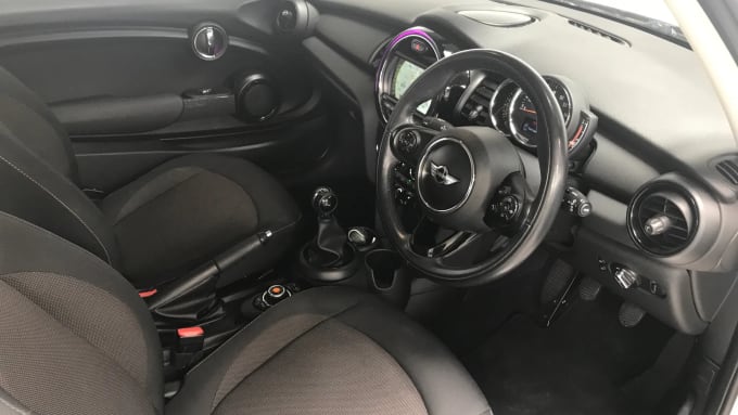 2017 Mini Hatch