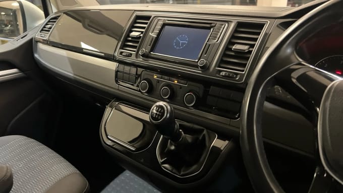 2016 Volkswagen Caravelle