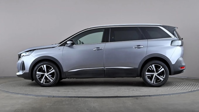 2021 Peugeot 5008