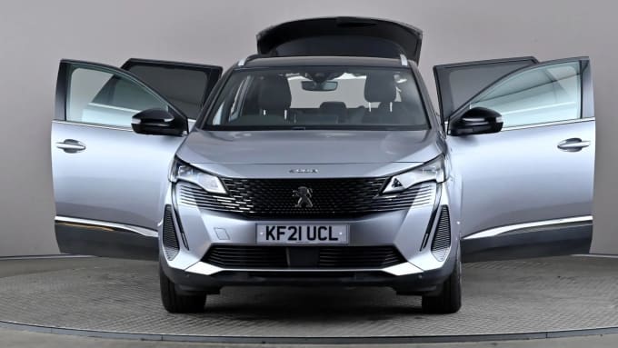 2021 Peugeot 5008