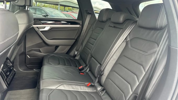 2019 Volkswagen Touareg