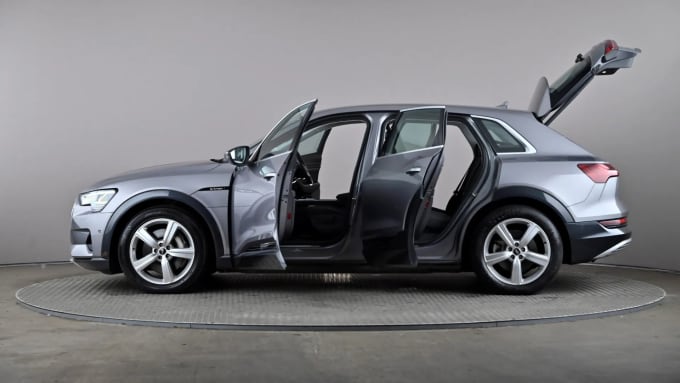 2022 Audi E-tron