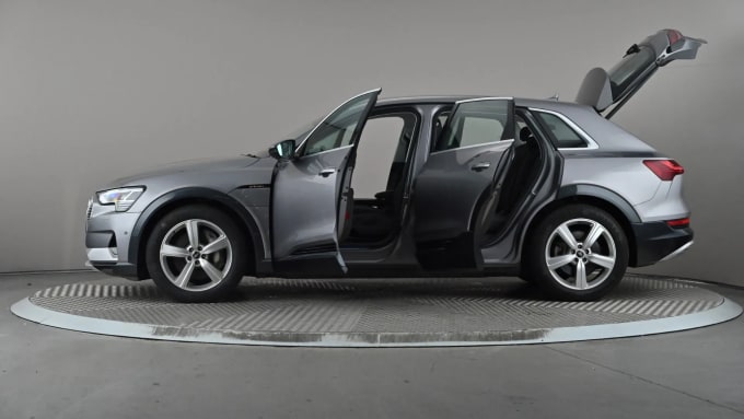 2022 Audi E-tron