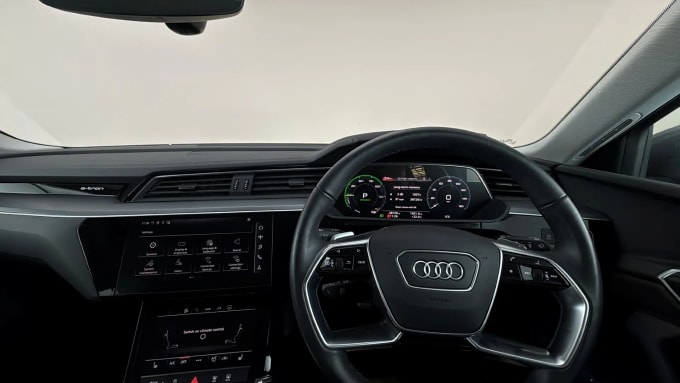 2022 Audi E-tron