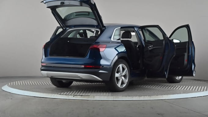 2022 Audi E-tron