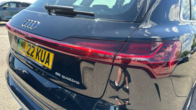 2022 Audi E-tron
