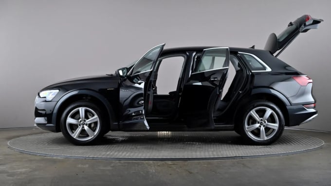 2022 Audi E-tron