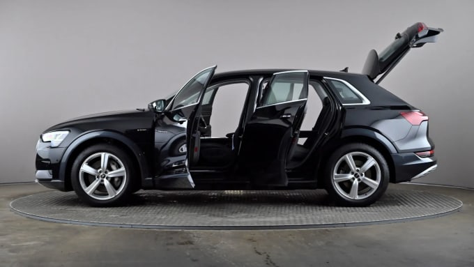 2022 Audi E-tron