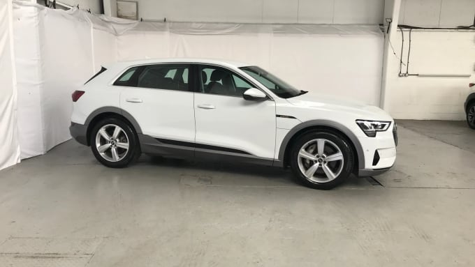 2022 Audi E-tron