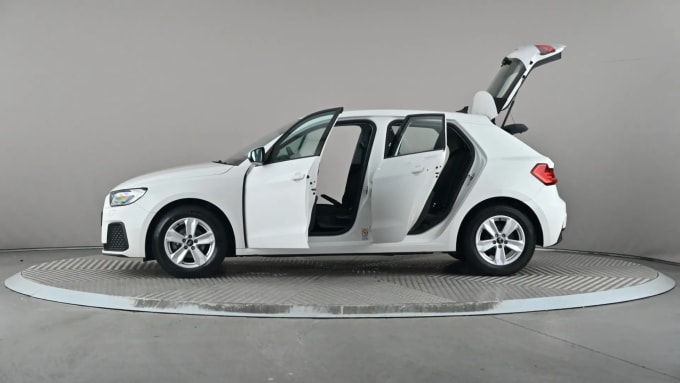 2022 Audi A1