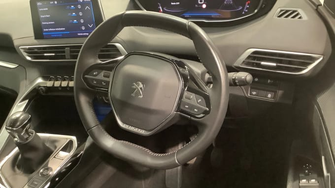 2022 Peugeot 5008