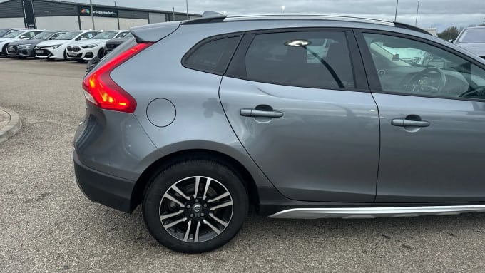 2016 Volvo V40