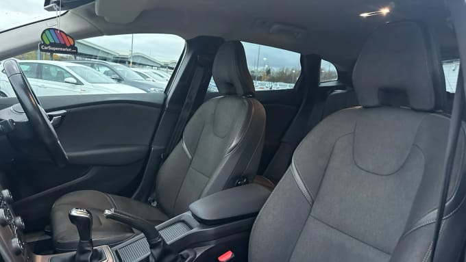 2016 Volvo V40