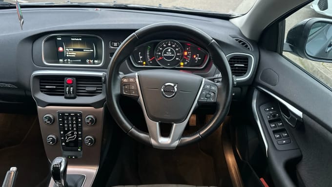 2016 Volvo V40